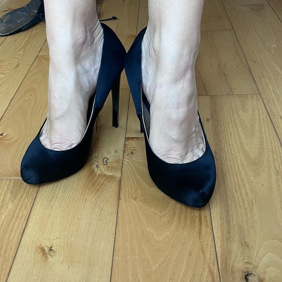 BCBG Black silk heels - Picture 4 of 5